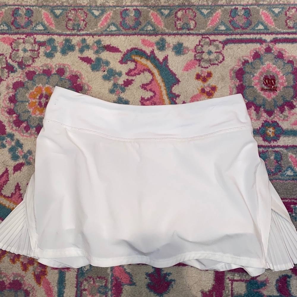 BRAND NEW WHITE LULULEMON SKIRT